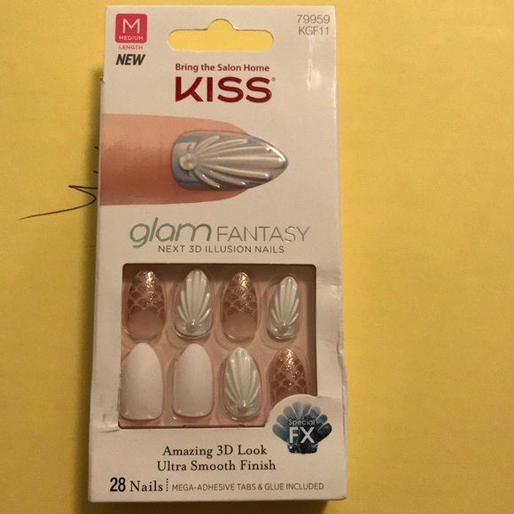 🔥🔥🔥. 2/$13. 🔥🔥🔥 Kiss Glam Fantasy Next 3D illusion nails - Picture 2 of 4